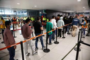 Colombia deportados por EEUU llegan a Bogot&aacute; tras crisis con Trump