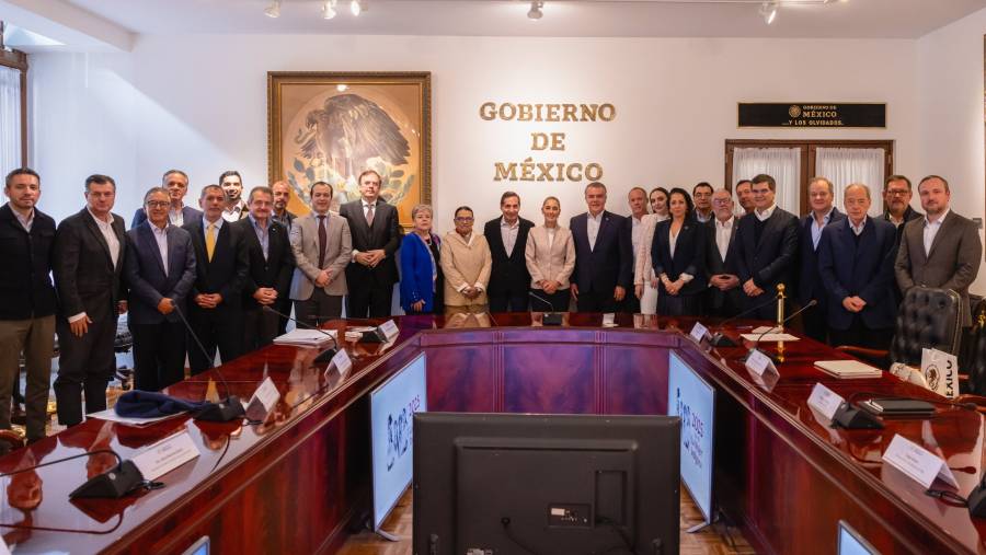 Sheinbaum y empresarios revisan el Plan México ante posible arancel de Trump
