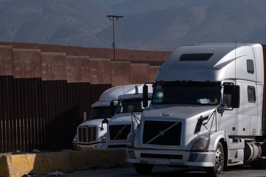 EEUU acusa a México de aliarse con narcos y le impone aranceles junto a China y Canadá