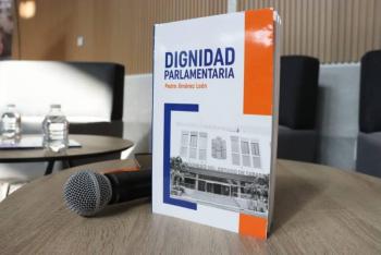 Presentan en Congreso del Estado el libro “Dignidad Parlamentaria”