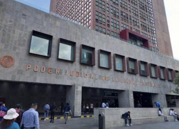 Trabajadores del TSJCDMX cierran juzgados de lo familiar en protesta; Poder Judicial suspende t&eacute;rminos