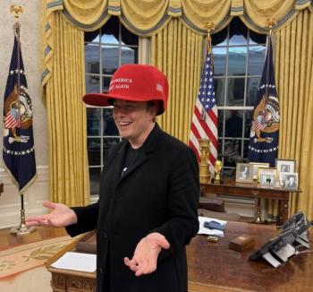 Elon Musk en la Casa Blanca: la imagen con gorro rojo que desata pol&eacute;mica