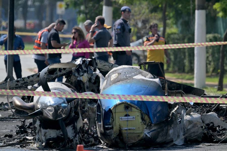 Una avioneta cae en plena avenida de Sao Paulo y deja dos muertos