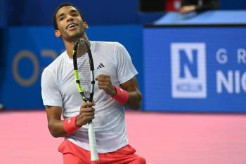 Alcaraz avanza a semifinales en R&oacute;terdam, Tsitsipas cae