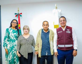 Reencuentro despu&eacute;s de 23 a&ntilde;os: Alcaldes de GAM y Puebla re&uacute;nen a madre e hijo