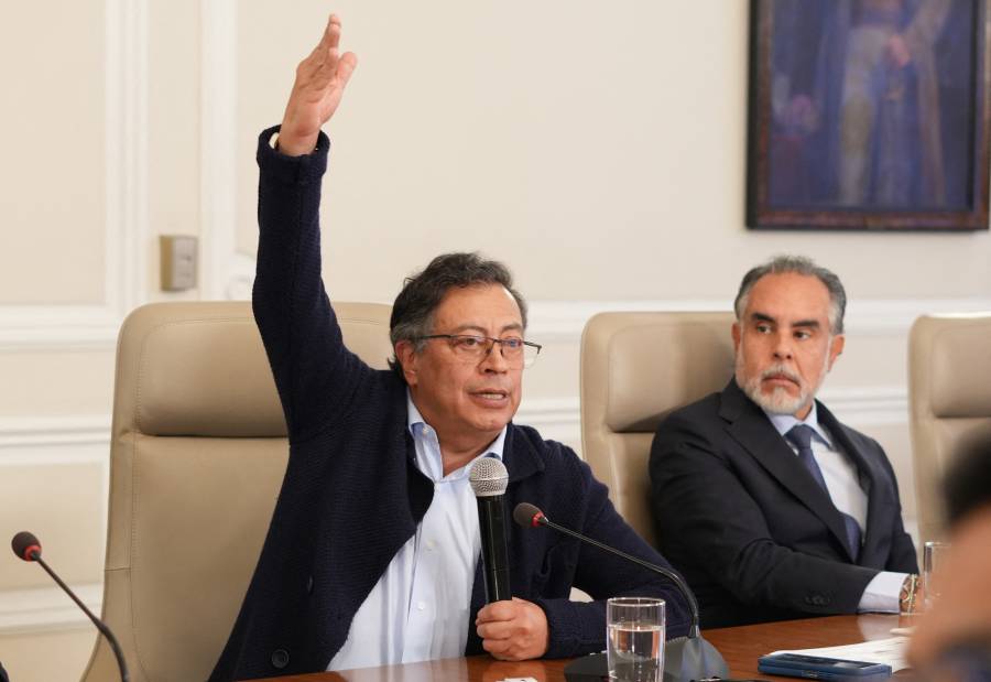 Presidente de Colombia pide renuncia de todo su gabinete en medio de crisis de gobierno