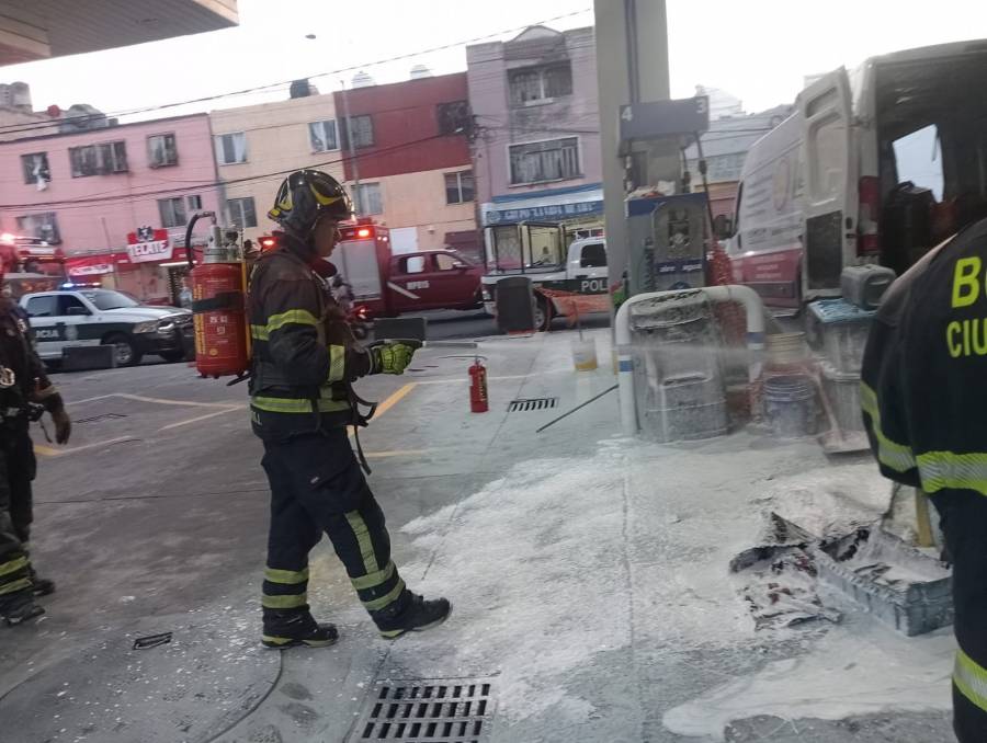 Explosión en gasolinera de la CDMX deja un trabajador herido