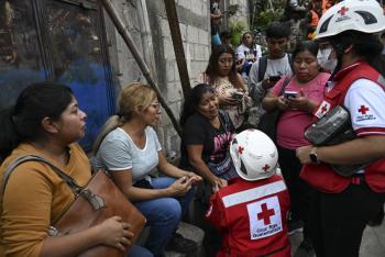 Un autobús cae a un barranco y enluta a Guatemala con al menos 55 muertos