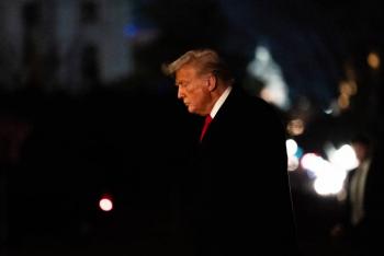 Tercer juez federal bloquea orden de Trump que elimina ciudadan&iacute;a por nacimiento