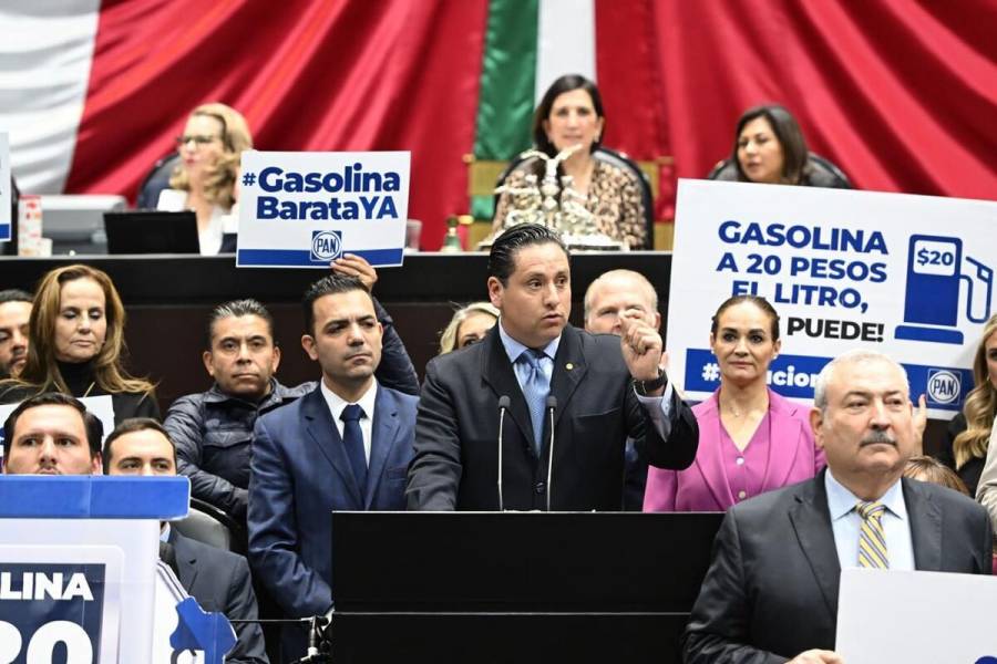 PAN propone bajar precio de gasolina