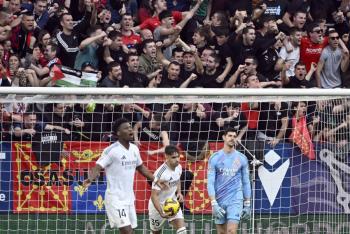 Real Madrid se deja dos puntos en Pamplona y pierde a Bellingham por roja directa