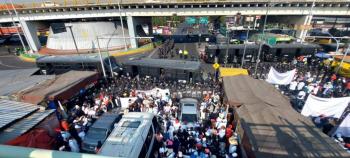 Transportistas cancelan megamarcha tras acuerdo con Segob