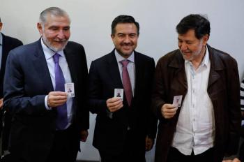 Yunes seguir&aacute; en GP de Morena en Senado, aunque no sea aceptado como militante: Andrea Ch&aacute;vez; Monreal evita pronunciarse