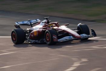 Hamilton ya pilota su Ferrari: 