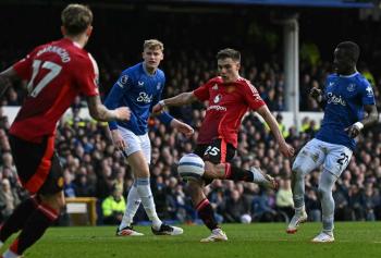 Ugarte rescata empate contra Everton y evita otra hecatombe de Manchester United