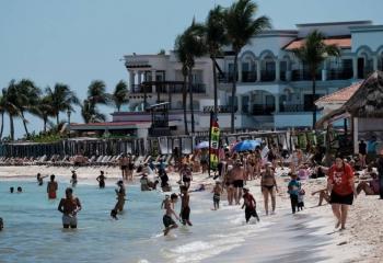 Turismo en destinos de playa cay&oacute; en diciembre de 2024