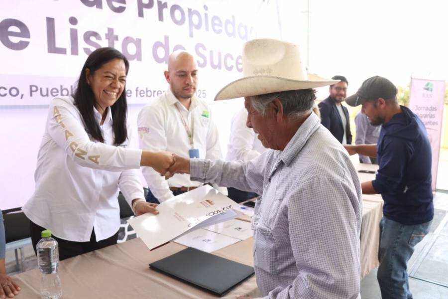 Ayuntamiento de Atlixco entrega 263 títulos de propiedad en Agrícola Ocotepec