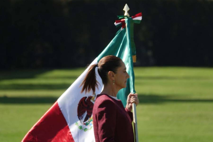 Sheinbaum reafirma la soberanía de México en el Día de la Bandera y anuncia reforma constitucional