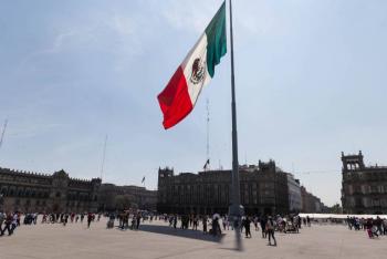 M&eacute;xico conmemora el D&iacute;a de la Bandera con ceremonias y actos c&iacute;vicos en todo el pa&iacute;s