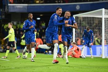 Chelsea se reencuentra con la victoria; paso atr&aacute;s de Aston Villa