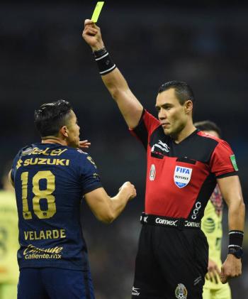 Concacaf sanciona al &aacute;rbitro mexicano Marco Antonio Ortiz por solicitar aut&oacute;grafo a Lionel Messi