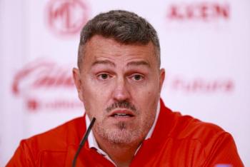 Garc&iacute;a Junyent seguir&aacute; hospitalizado y no dirigir&aacute; a las Chivas frente a Pumas