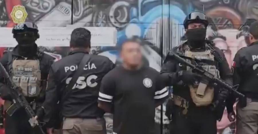 Capturan a 'El Mickey', líder de red de robo de autos en CDMX