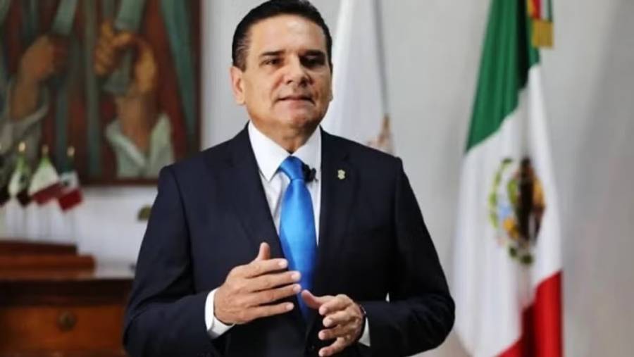 Giran orden de aprehensión contra Silvano Aureoles por presunto fraude en Michoacán