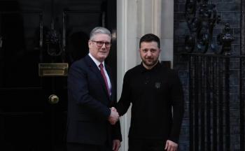 Keir Starmer recibe a Volodimir Zelensky en Londres antes de cumbre europea