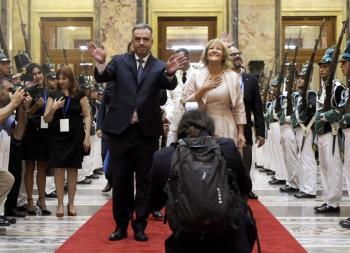 El izquierdista Orsi asume como presidente de Uruguay tras los pasos de Mujica