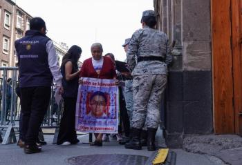Sheinbaum anuncia nuevo equipo de investigaci&oacute;n para el caso Ayotzinapa