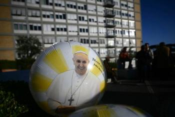 El papa Francisco sufri&oacute; 