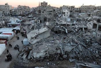 Egipto presenta plan para la reconstrucción de Gaza y rechaza desplazamiento forzoso