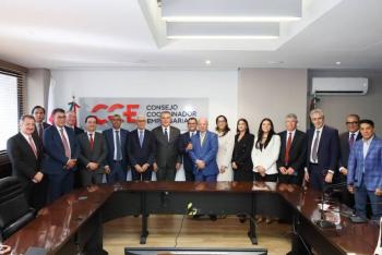 Empresarios mexicanos advierten incertidumbre tras decisi&oacute;n de posponer aranceles hasta abril