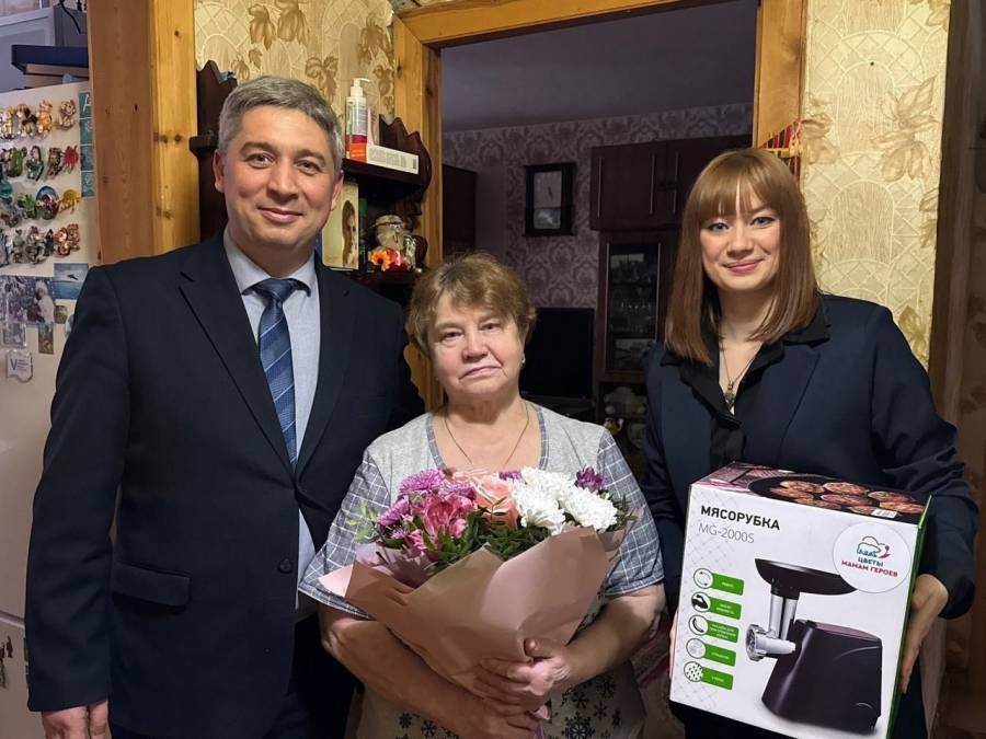 El partido de Putin regala picadoras de carne a madres de soldados muertos en Ucrania