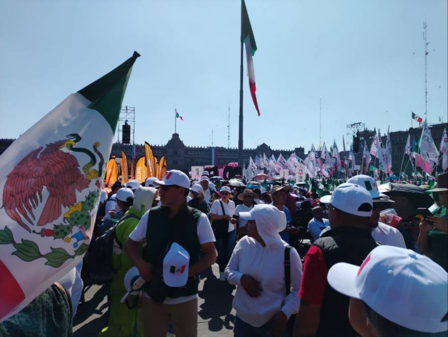Zócalo Capitalino recibe a cientos de personas para el festival de la presidenta, Claudia Sheinbaum