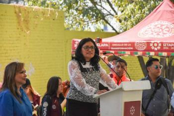 Aleida Alavez firma convenio con INEA para combatir el analfabetismo en Iztapalapa