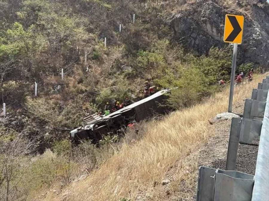 Sheinbaum niega acarreo en evento del Zócalo y lamenta accidente en Oaxaca