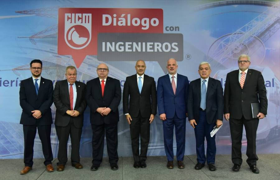 Adelanta Esteva Medina nueva política aeronáutica, en reunión con el Colegio de Ingenieros Civiles de México
