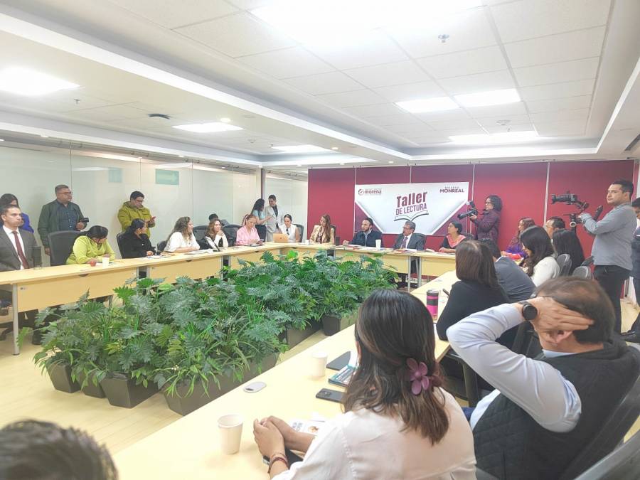 Legisladores de Morena participan en taller de lectura encabezado por Monreal; 