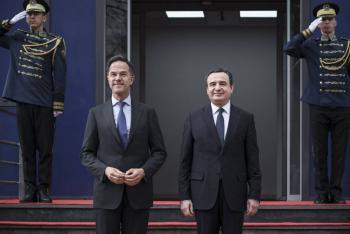 El nuevo enviado de la UE para las conversaciones entre Kosovo y Serbia visita Pristina