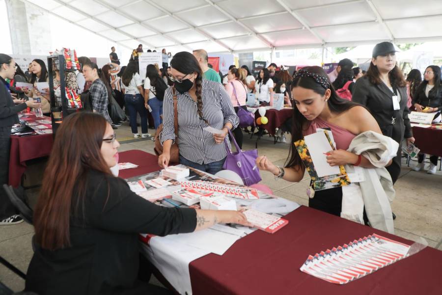 Inauguran Feria Nacional de Empleo para las Mujeres en la Ciudad de México