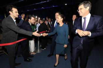 Claudia Sheinbaum asiste a la Asamblea 81 anual de CAINTRA en Nuevo Le&oacute;n en medio de protestas ambientales