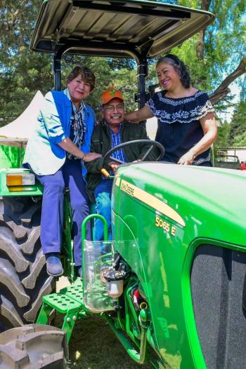 Gobernadora Delfina G&oacute;mez entrega m&aacute;s de 3.5 mdp en apoyos a productores de ma&iacute;z nativo