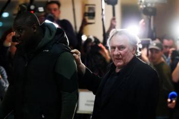 El juicio contra el actor francés Gérard Depardieu por agresiones sexuales arranca bajo tensión