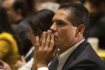 Interpol emite ficha roja contra exgobernador de Michoac&aacute;n por desv&iacute;o millonario