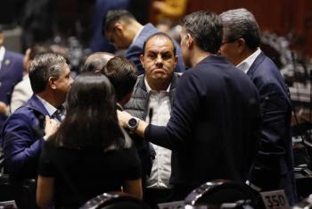 Empujones entre diputadas por intervenci&oacute;n sorpresiva de Cuauht&eacute;moc Blanco en tribuna