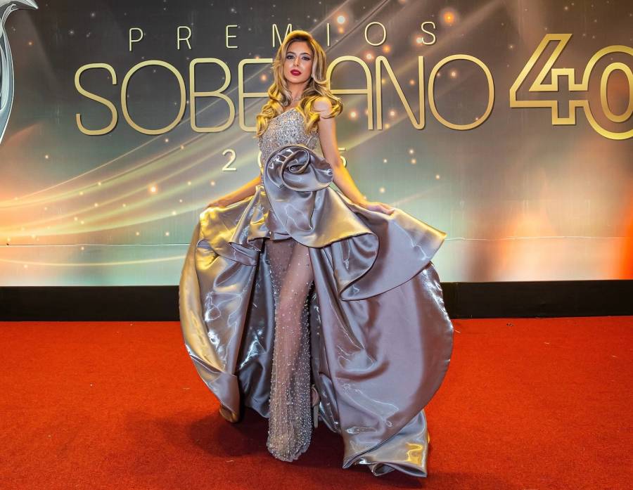Lisbeth Fern&aacute;ndez, la primera cristiana en presentarse a Miss Universe Cuba, deslumbra en Premios Soberanos