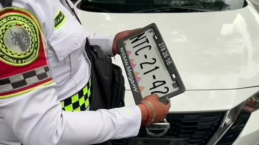 ¿Cómo recuperar las placas retiradas por infracción en la CDMX? Requisitos, pasos y costo