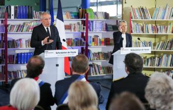 Los índices de aprobación de Macron y Bayrou caen, según una encuesta